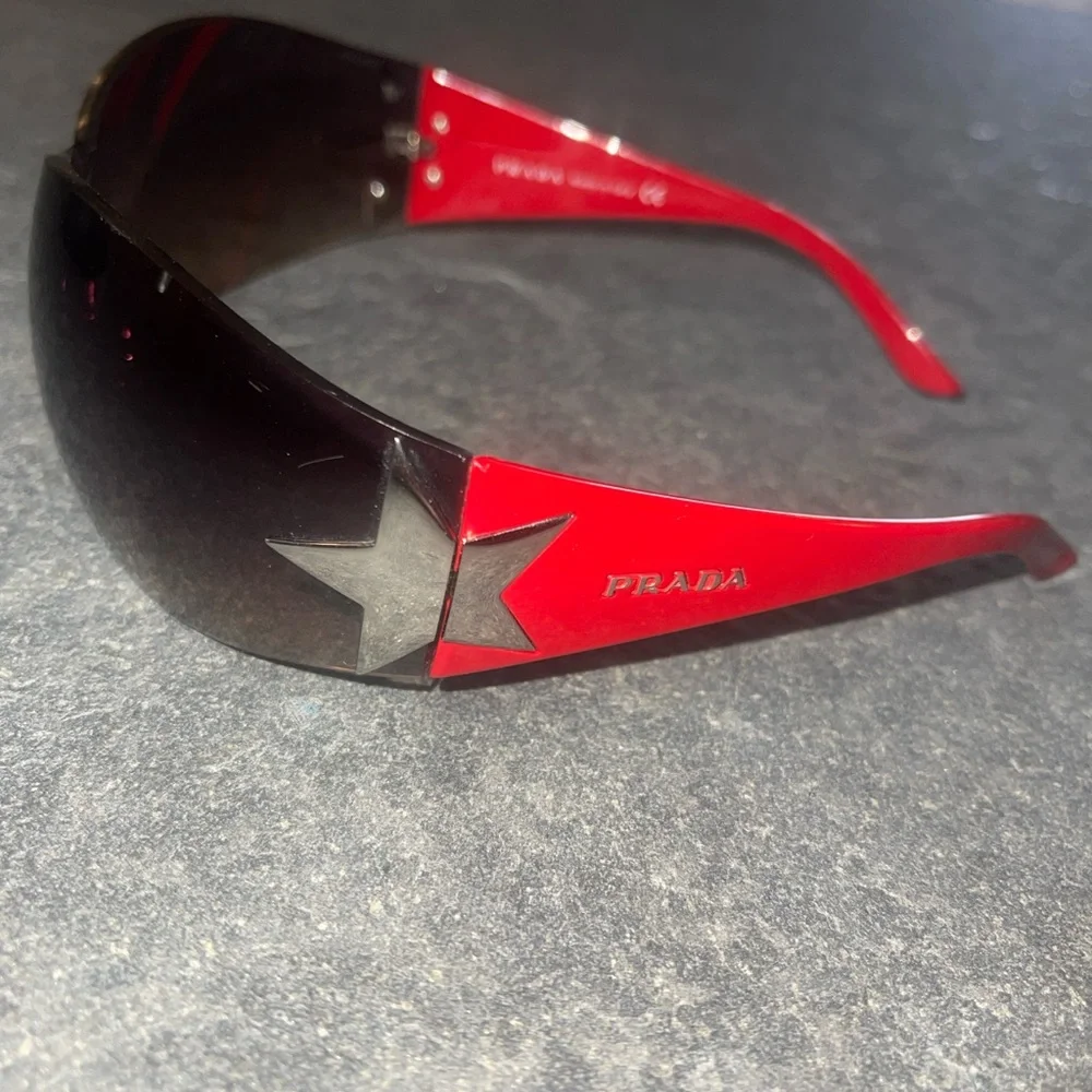 PRADA Rare Y2K Red Star Sunglasses Authentic SPR72G 1BC-651 115 VTG Boutique - Picture 12 of 16
